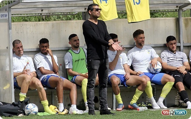 אלי כהן מאמן יבנה (לירן דורף)